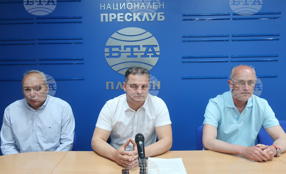 В Плевен приобщават ромски деца към спортни клубове по футбол, тенис и баскетбол