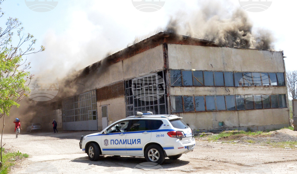 Свиленград - склад за строителни материали - пожар 