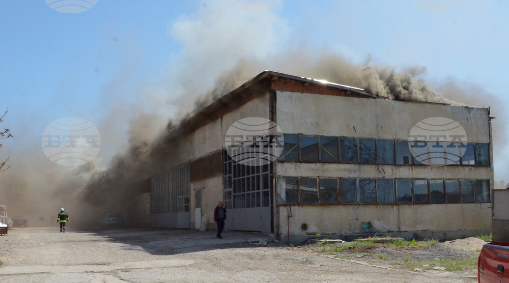 Свиленград - склад за строителни материали - пожар 