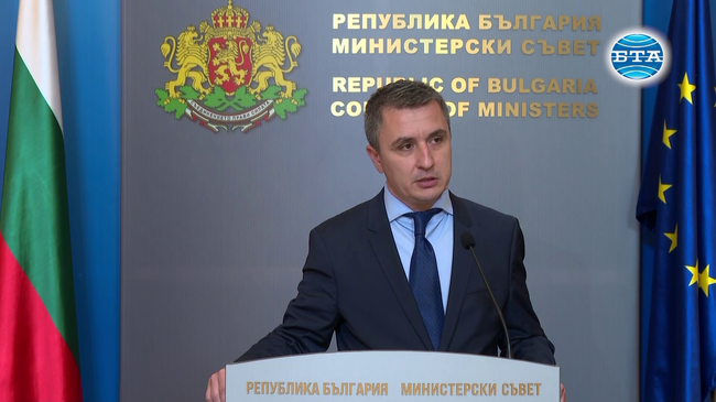 Има потвърждение за спиране на количествата газ, подавани към България, заяви министър Николов