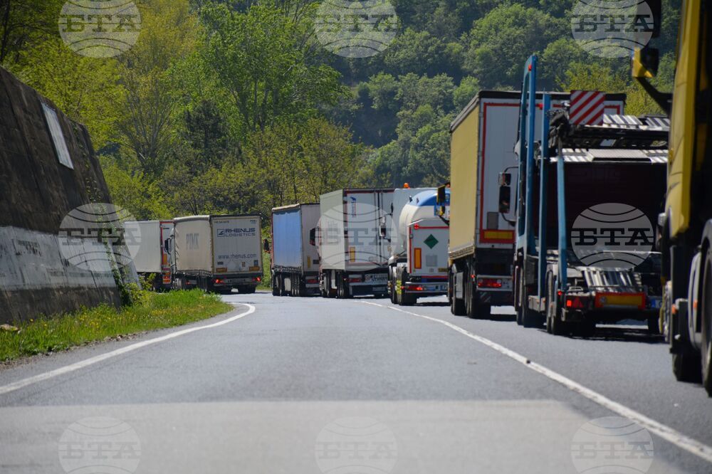 От днес до 27 юни ще бъде ограничено движението на камиони по участъци в Северна България заради температури над 35 градуса