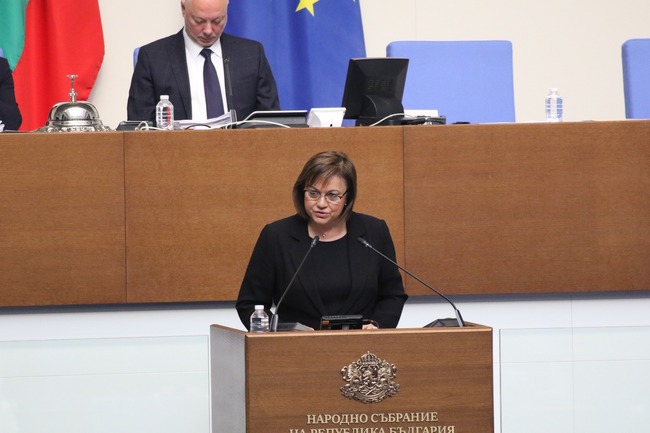 Нинова към Денков: Вярно ли е, че не всички пострадали ще получат помощ? Денков потвърди