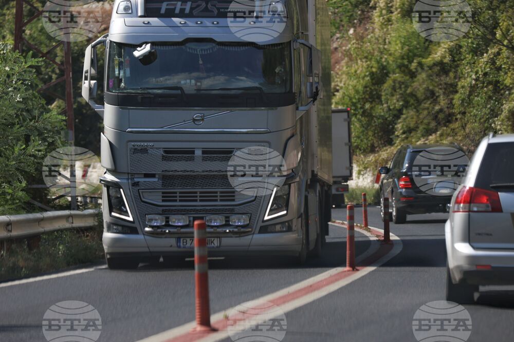 Кресна - автомобили - трафик