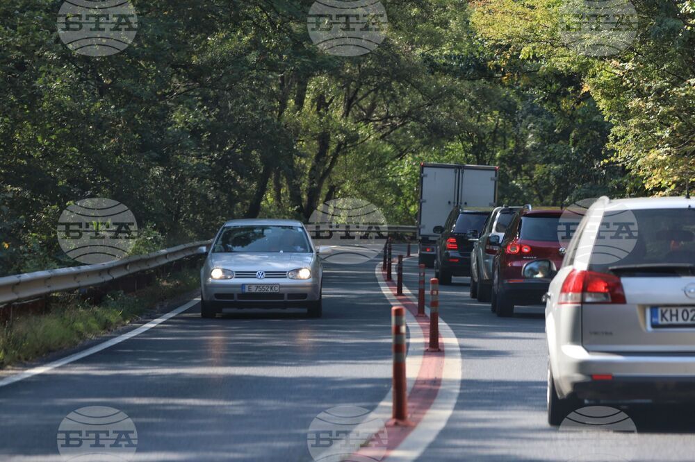 Кресна - автомобили - трафик