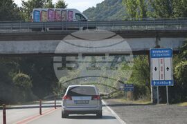 Кресна - автомобили - трафик