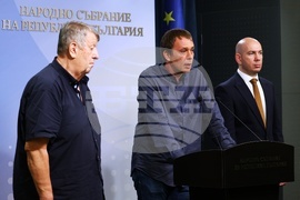 Парламент - Възраждане - брифинг