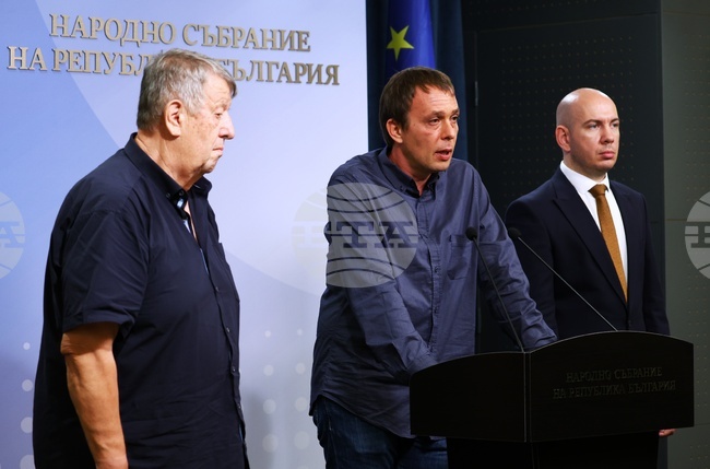 Парламент - Възраждане - брифинг