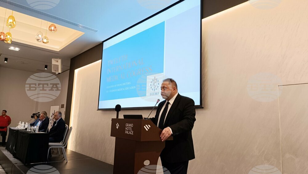 Prof. Kehayov Opens Twelfth Medical Congress