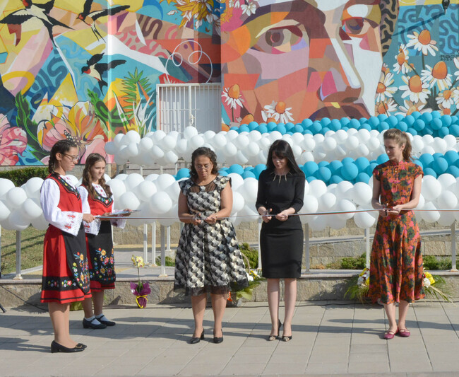 ОУ „Шандор Петьофи“ Хасково празнува 50 години от създаването си и представя официално най-големия стенопис върху сграда на образователна институция