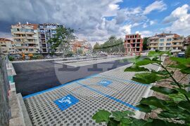 Бургас - квартал "Лазур" - нов паркинг