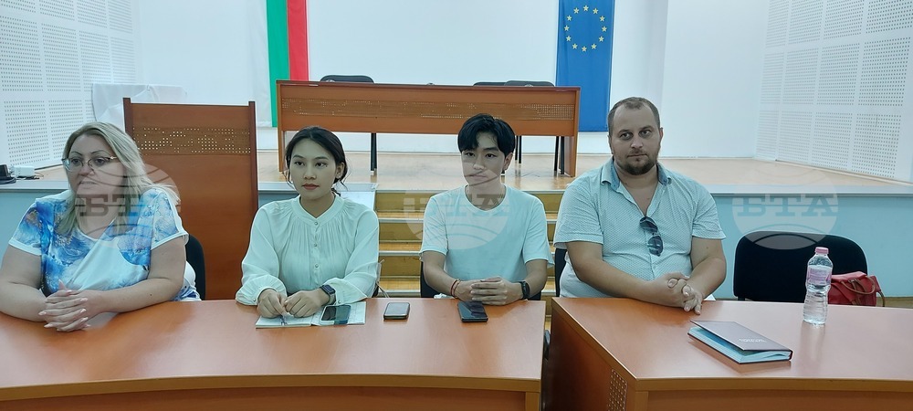 Безплатни курсове по китайски език за ученици организират Община Свищов и "Институт Перспективи"