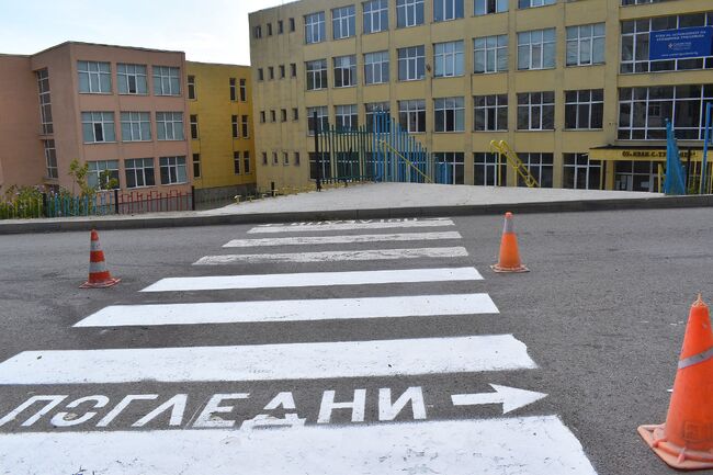 Община Разград: Започна подновяването на маркировката на пешеходните пътеки в Разград
