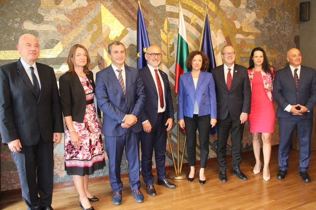 МВнР: Заместник-министър Ирена Димитрова проведе среща с Регионалния директор за Европа на Световната здравна организация (СЗО) д-р Ханс Клуге