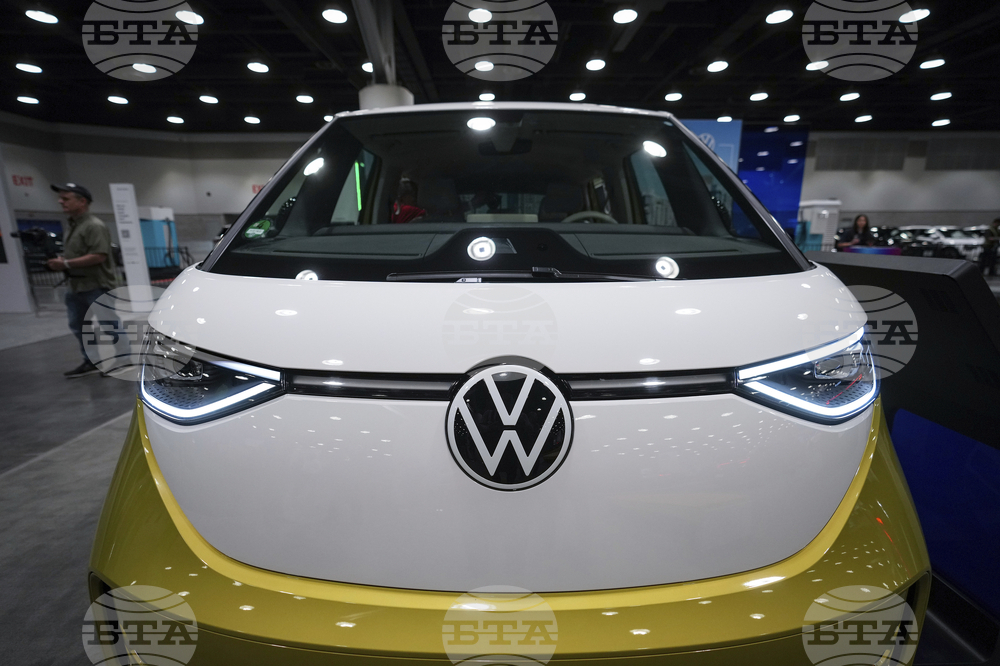 „Фолксваген“ е изпреварил „Тесла“ като лидер в продажбите на електромобили в Европа през 2025 г.