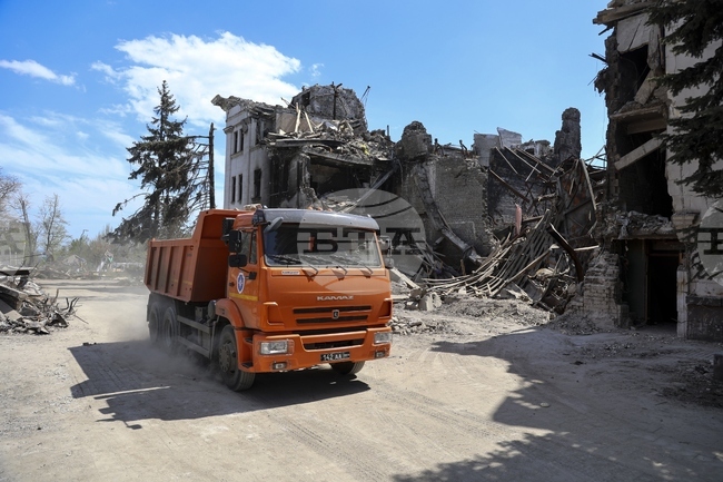 Руският производител на камиони "Камаз" намалява работната седмица и производството заради криза на пазара в Русия