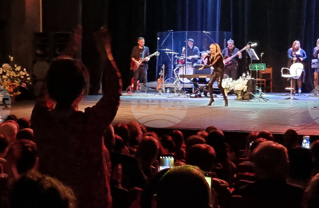 Ловеч - Лили Иванова - концерт