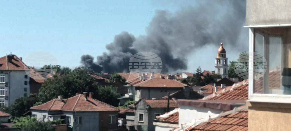 Локализиран е пожарът в ремонтното хале в Ямбол