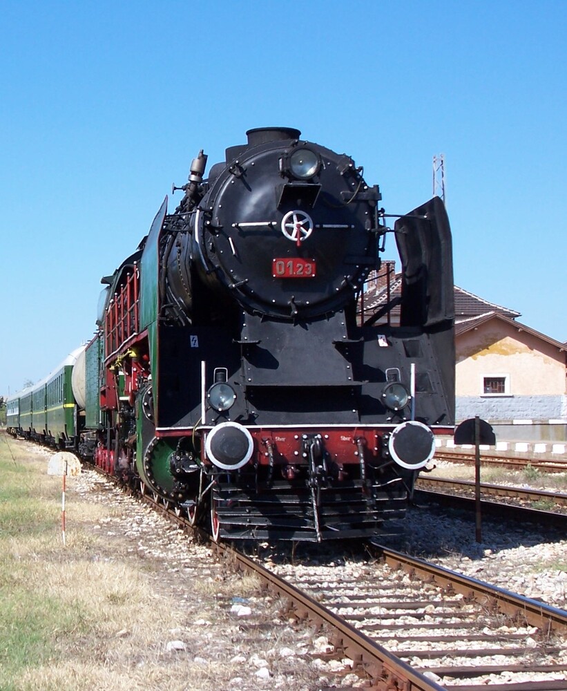 БДЖ: Влак с парен локомотив ще пътува между София и Мездра