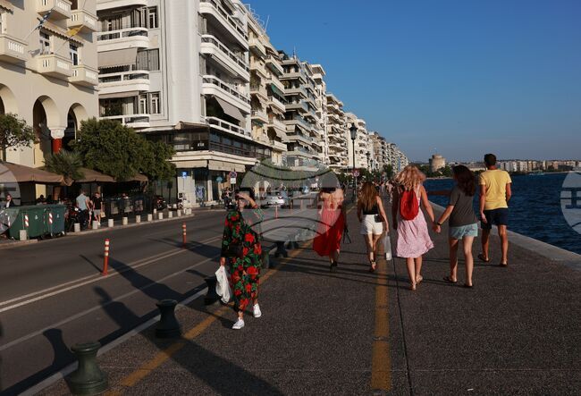 Крайбрежната алея в Солун ще бъде разширена с дървена платформа