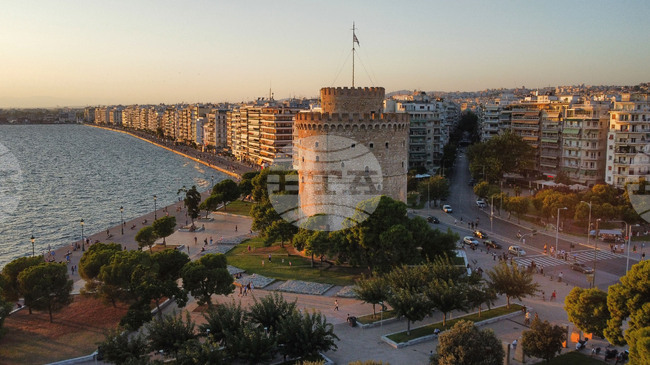 Свещеник от Солун е изправен пред съд по обвинения в измама с пари на енориаши на стойност 1,3 милиона евро