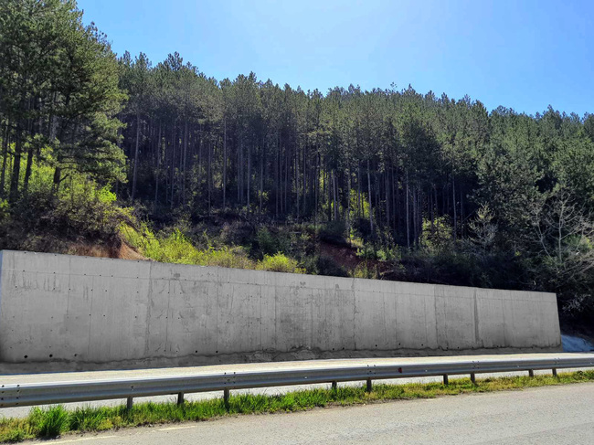 АПИ: Укрепено е свлачището при 72-ри км на път I-6 Радомир - Перник