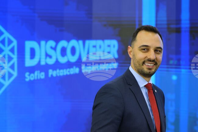 Economy Minister Discusses Opportunities for Attracting New Investments with Greek Companies