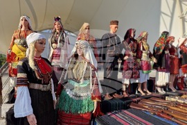 Петрич - изложба на автентични оръжия и носии