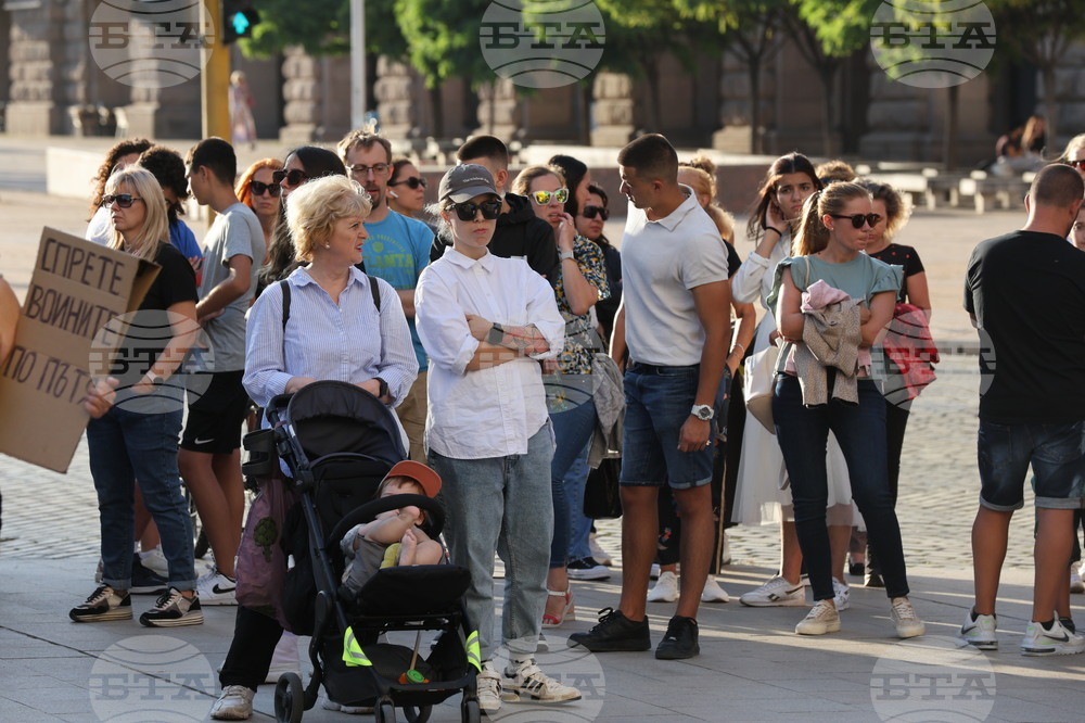 Protest Asking for Better Measures Against “War” on Roads Takes Place in Sofia
