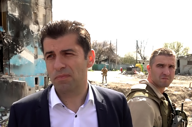 Премиерът Петков в Бородянка: Като част от демократичния свят не можем да бъдем безучастни към войната в Украйна