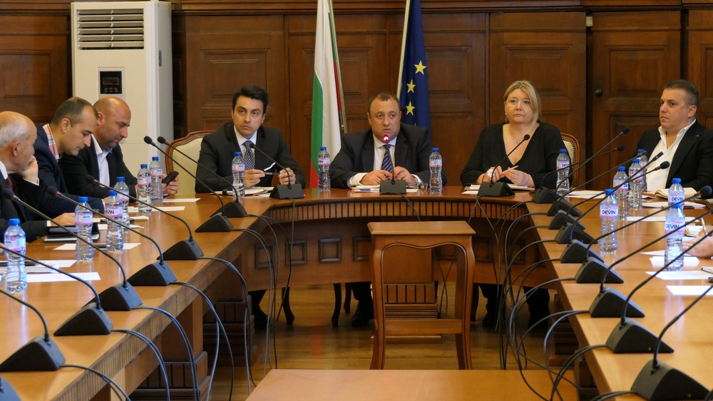 Министър Иванов: Работна група ще търси най-добрите решения за взаимодействие между търговските вериги и производителите 