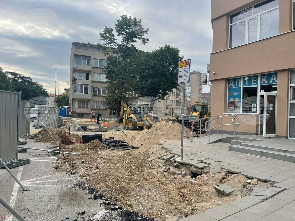 Временна организация на движението се въвежда днес в района на "Поликлиниката" в Казанлък
