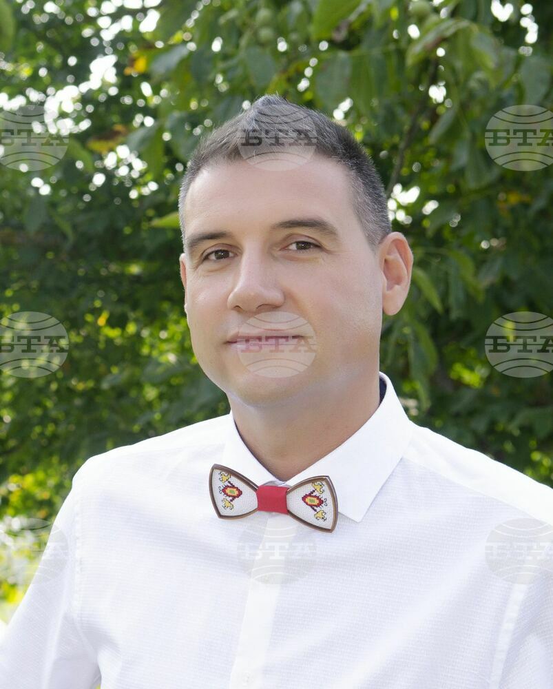 Фолклорът е любов, казва старозагорският фолклорен певец Веско Василев