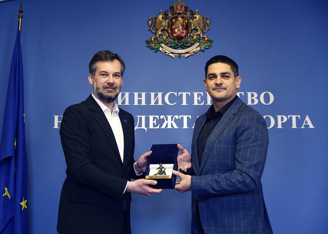 Радостин Василев - Хайрула Чеку - среща