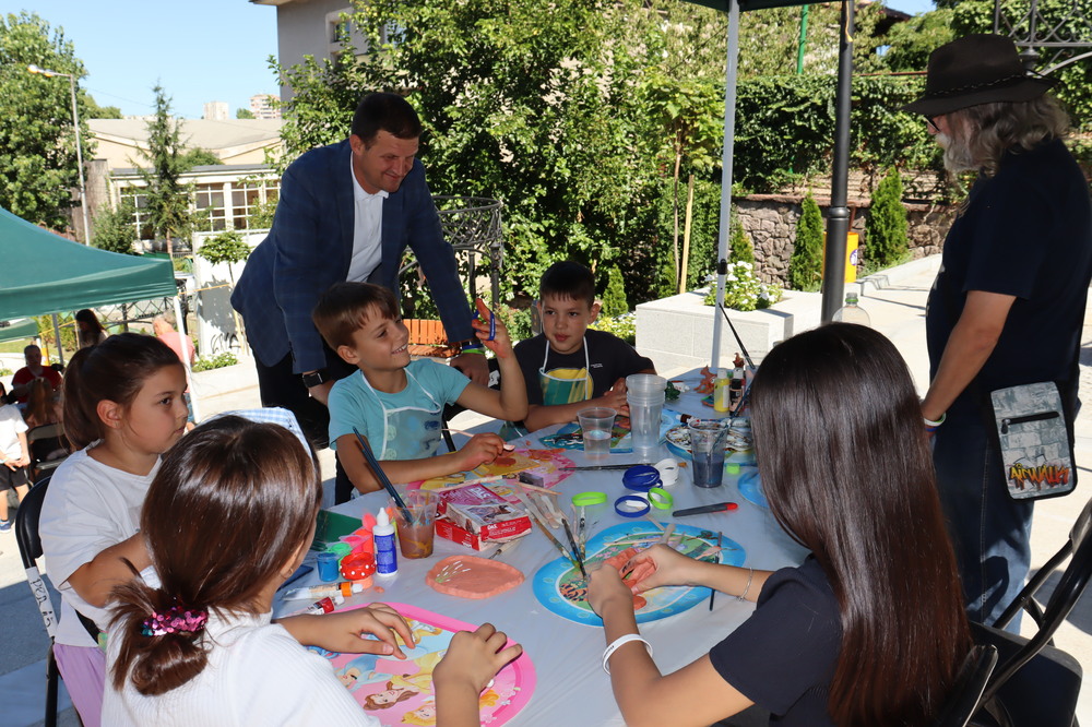 Община Хасково: АРТКРАФТ ФЕСТ започна днес с работилници на открито. 