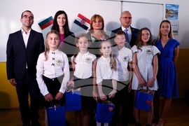 Мария Габриел - Гордан Гърлич Радман - училище - посещение