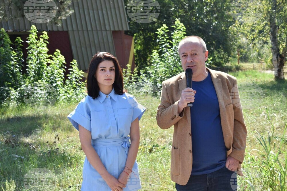 Във връзка с гражданския протест на 10.09.2023 г., областният управител на Видин Иво Атанасов и заместник областният управител Ани Арутюнян се срещнаха с протестиращите