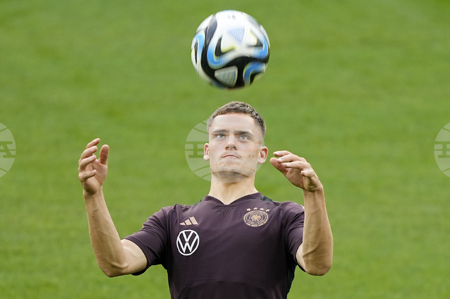 Флориан Виртц премина успешно медицински прегледи преди трансфера си в Ливърпул