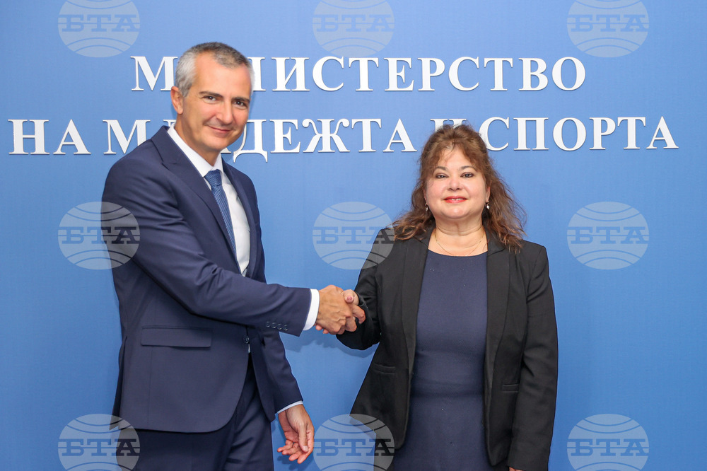 Sport Minister, Cuban Ambassador Discuss Cooperation in Youth and Sport Policies