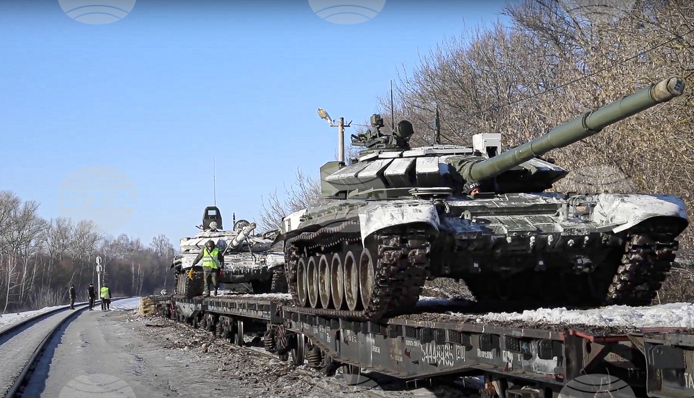 Около половината от руските войски по границата с Украйна са на "позиции за атака", заяви американски официален представител