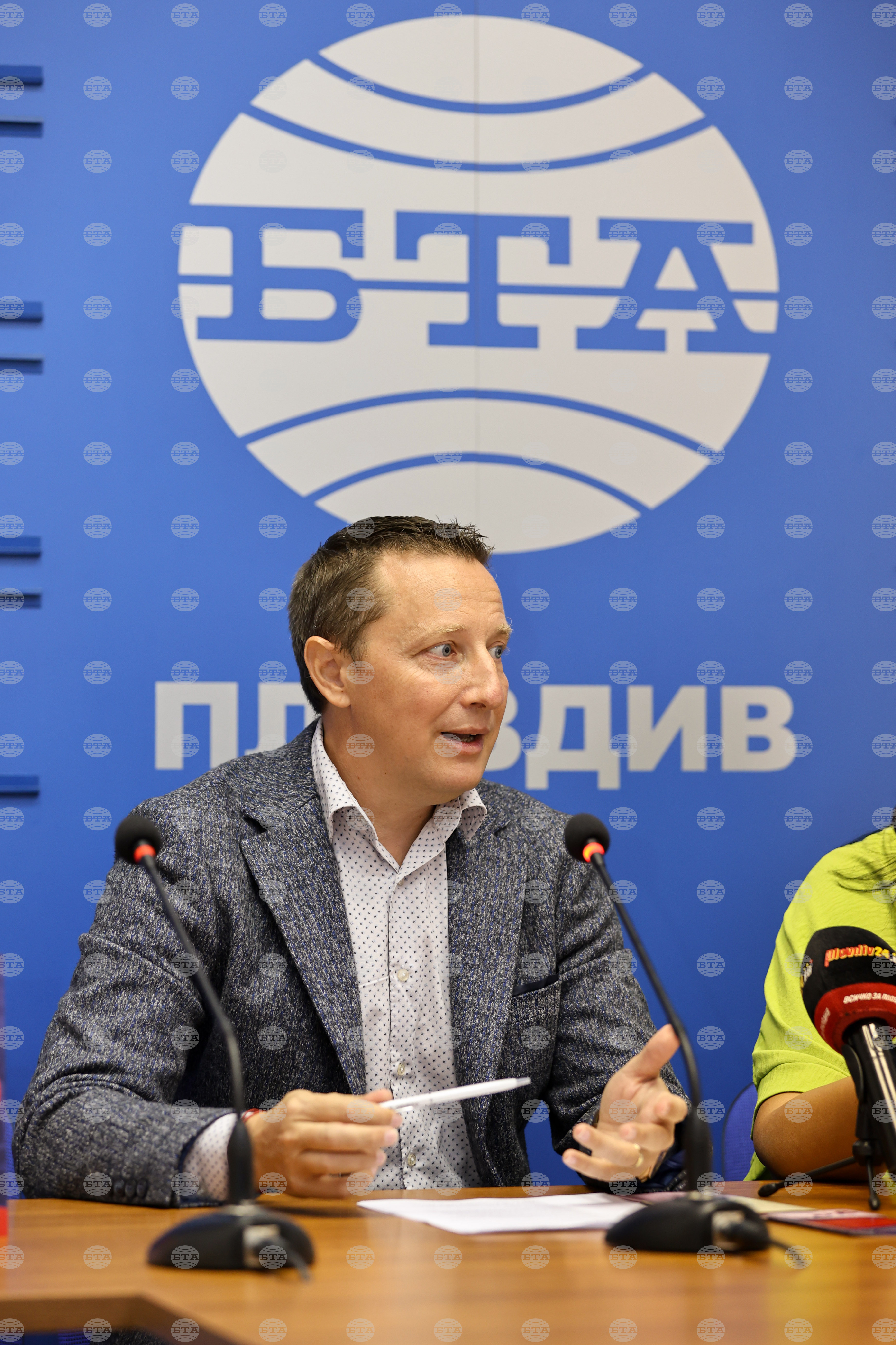 Национален пресклуб на БТА Пловдив - пресконференция - Фондация "Да-обединени срещу насилието"