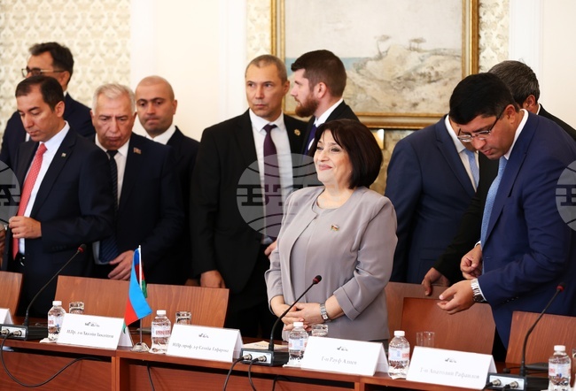  Народно събрание - Росен Желязков - Сахиба Гафарова - пленарни разговори