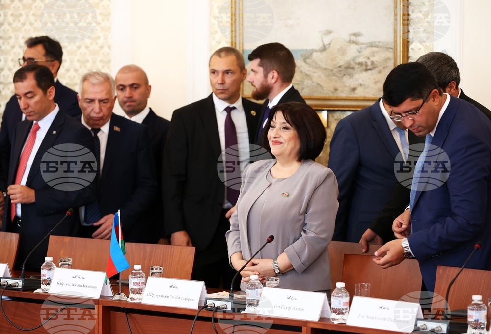 Народно събрание - Росен Желязков - Сахиба Гафарова - пленарни разговори