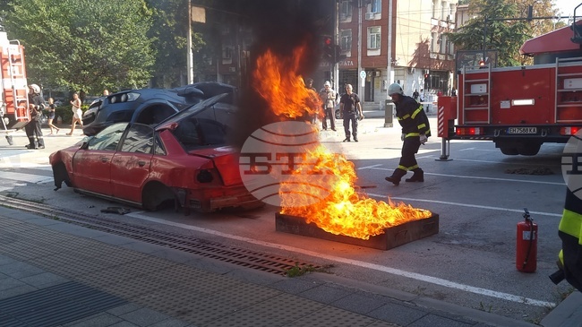  Плевен - пожарникари - демонстрация