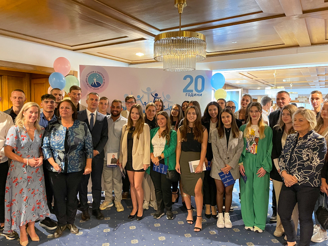 Министър Илиев: Над 100 000 деца спортуват по програмите и дейностите на ММС през тази година