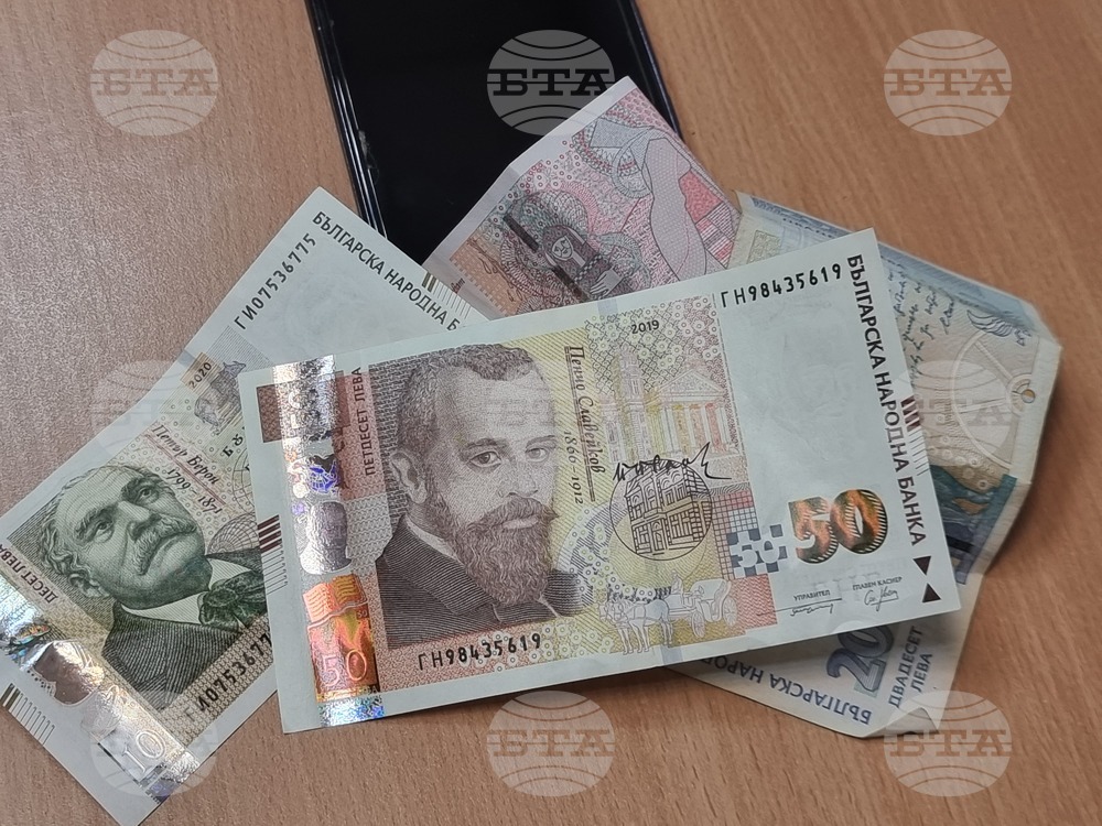 Възрастна жителка на Троян е дала 10 000 лева на телефонни измамници