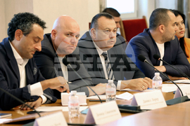 Парламент - Комисия по икономическа политика и иновации - заседание