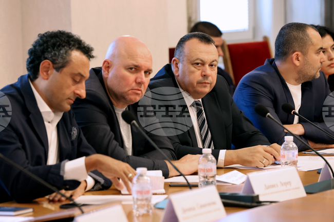  Парламент - Комисия по икономическа политика и иновации - заседание