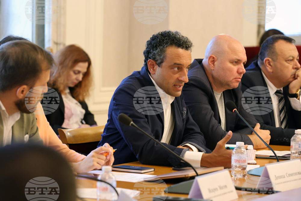 Парламент - Комисия по икономическа политика и иновации - заседание