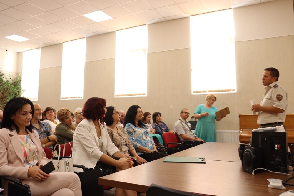 РУО – Търговище: Организацията на новата учебна година бе обсъдена на работно съвещание с директорите на училища от област Търговище