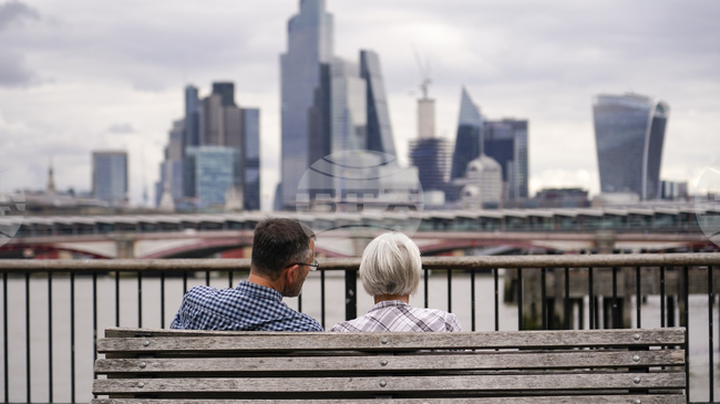 Бизнес активността във Великобритания се охлажда през ноември заради бюджетната несигурност, отчита ключово проучване